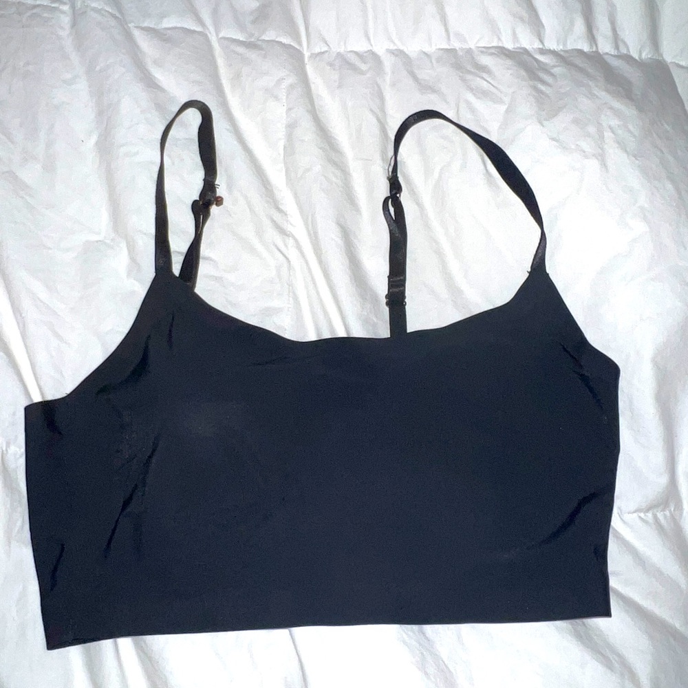Black, white marbles sports bra